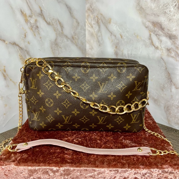 Louis Vuitton Handbags - 🖤 Louis Vuitton Trousse 28 clutch crossbody purse